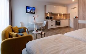 Gleuel Inn - Digital Hotel & Serviced Apartments & Boardinghouse Mit Voll Ausgestatteten Kuechen